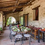 Vila Podere Le Corone 14, Emma Perugia