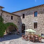 Podere Le Corone 14, Emma Perugia